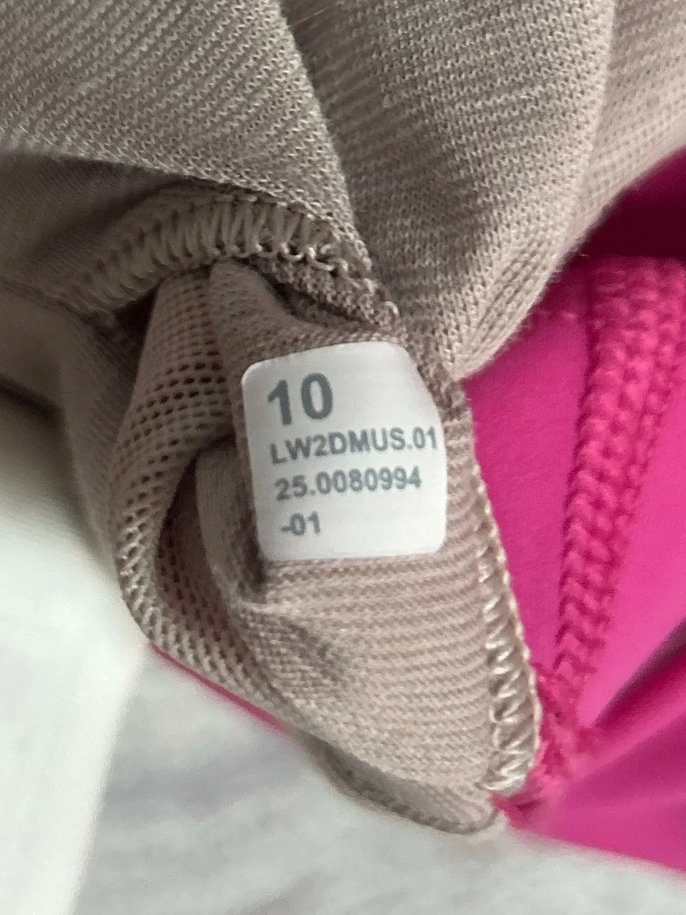 Lululemon Energy Longline Bra Medium Support, B–D Cups in Sonic Pink size 10